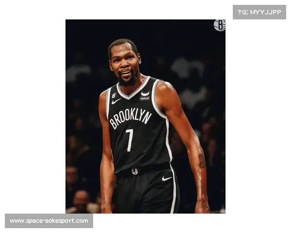 杜兰特上赛季场均266分高效表现再现180俱乐部水准稳居联盟顶级射手行列