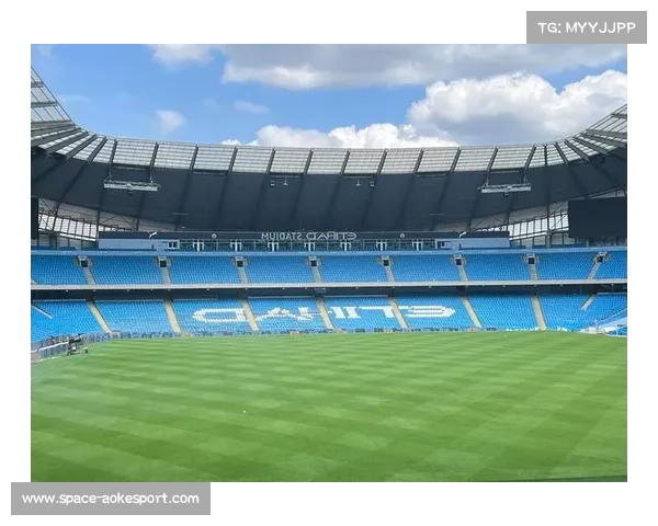 伊蒂哈德球场安装智能座椅，2026赛季实现无票化入场